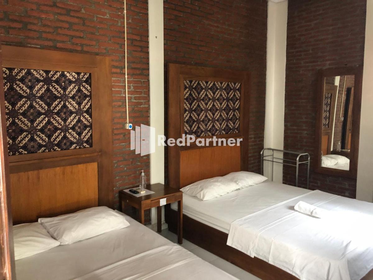 Rifka Annisa Guesthouse Syariah Redpartner Jogjacarta Exterior foto